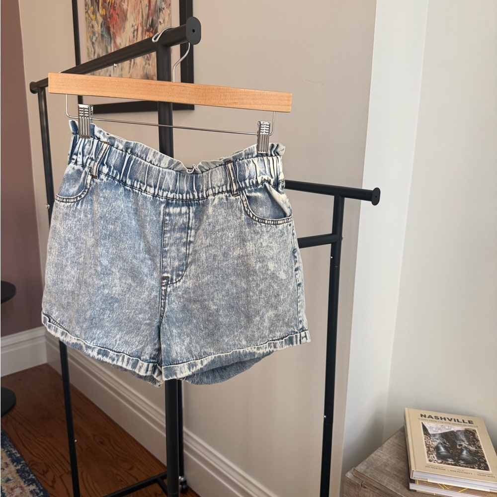 Women’s High-Waist Acid Wash Denim Shorts - Light Blue